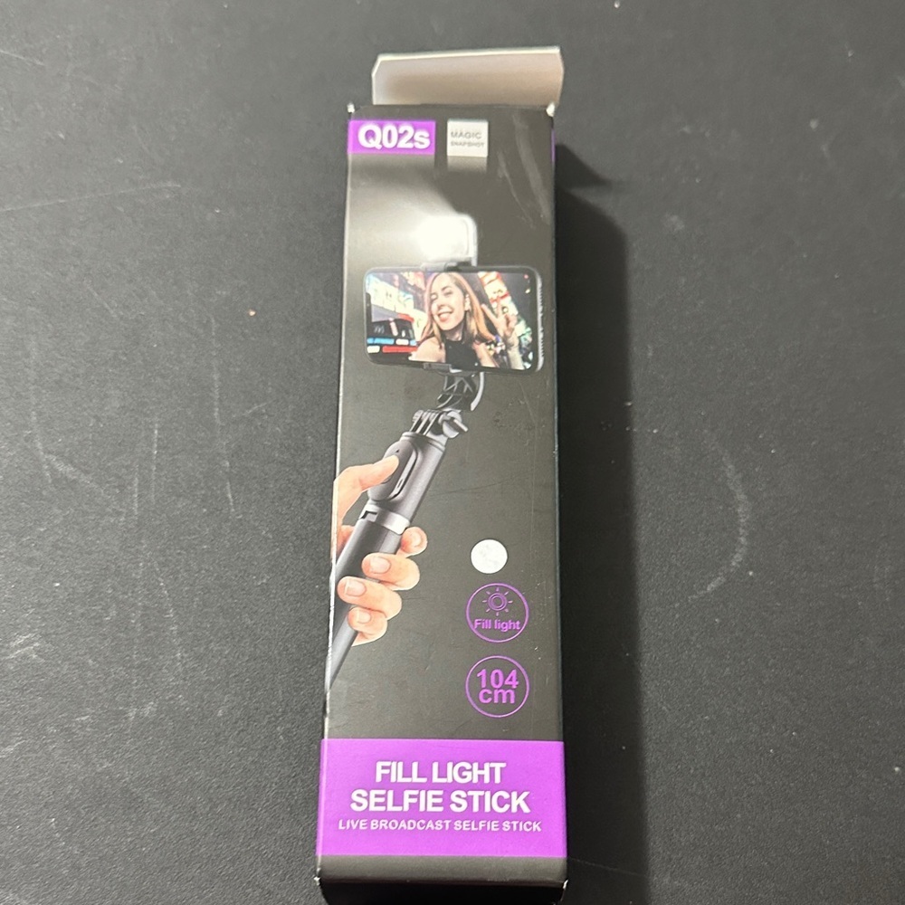 Q02s Fill light selfie stick tripod